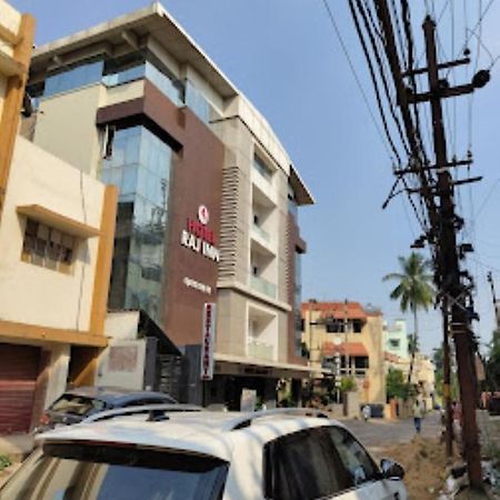 Hotel Raj Inn ブバネーシュワル エクステリア 写真