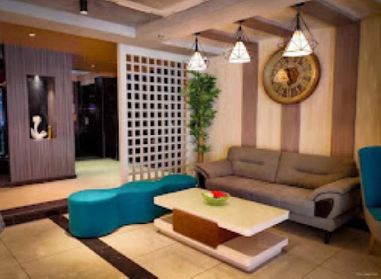 Hotel Raj Inn ブバネーシュワル エクステリア 写真